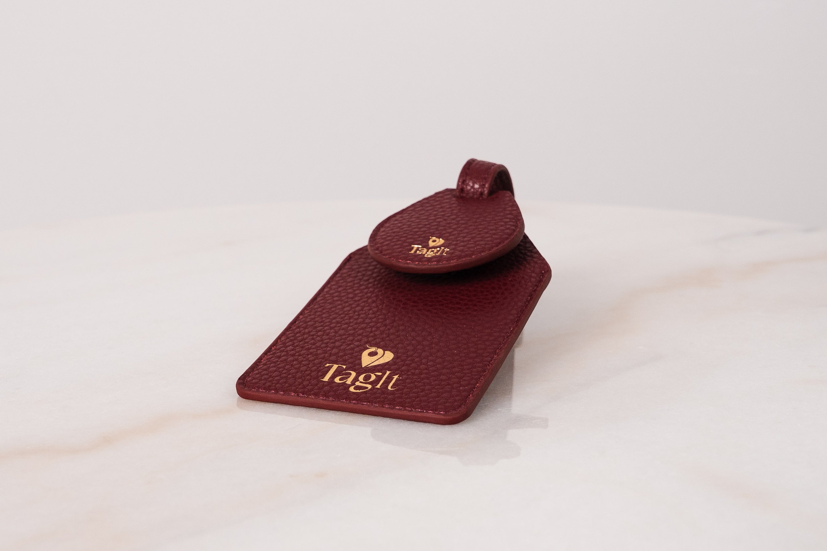 Wayfinder Vegan Pebble Leather AirTag Luggage Tag — Burgundy — product image 4